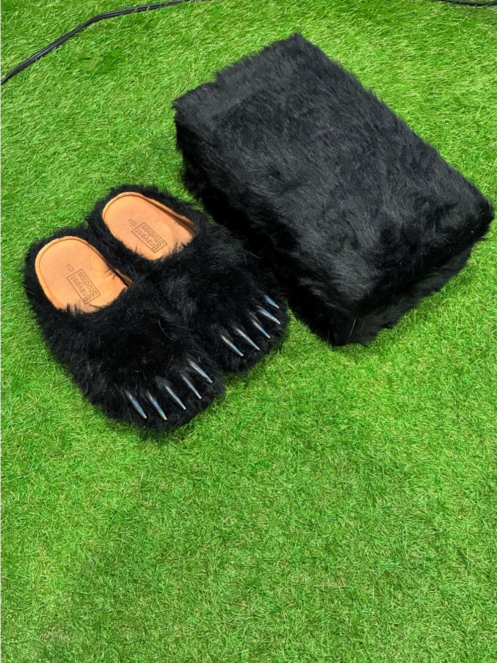 Bravest Studios Bear Claw Mule